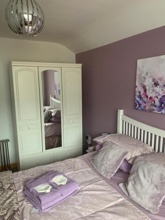 Minimum Stay Two Nights Ларн Екстер'єр фото