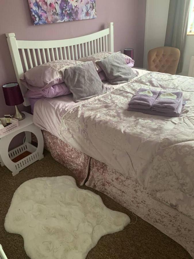 Minimum Stay Two Nights Ларн Екстер'єр фото